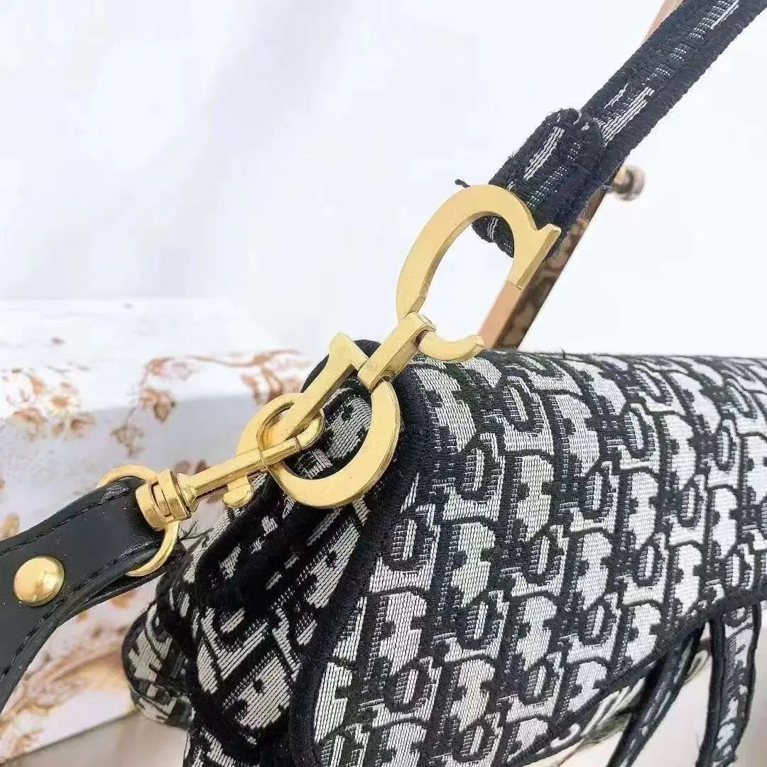 *Christian Dior*