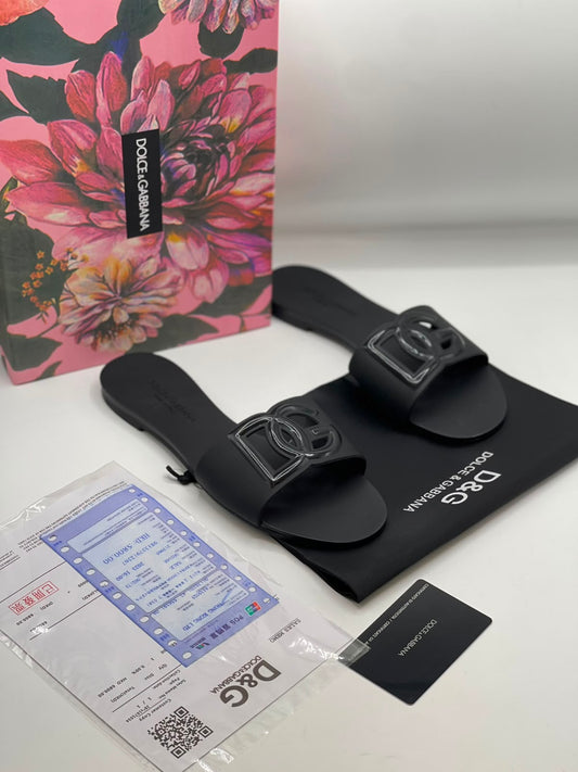 DOLACE &GABBANA
rubber slides