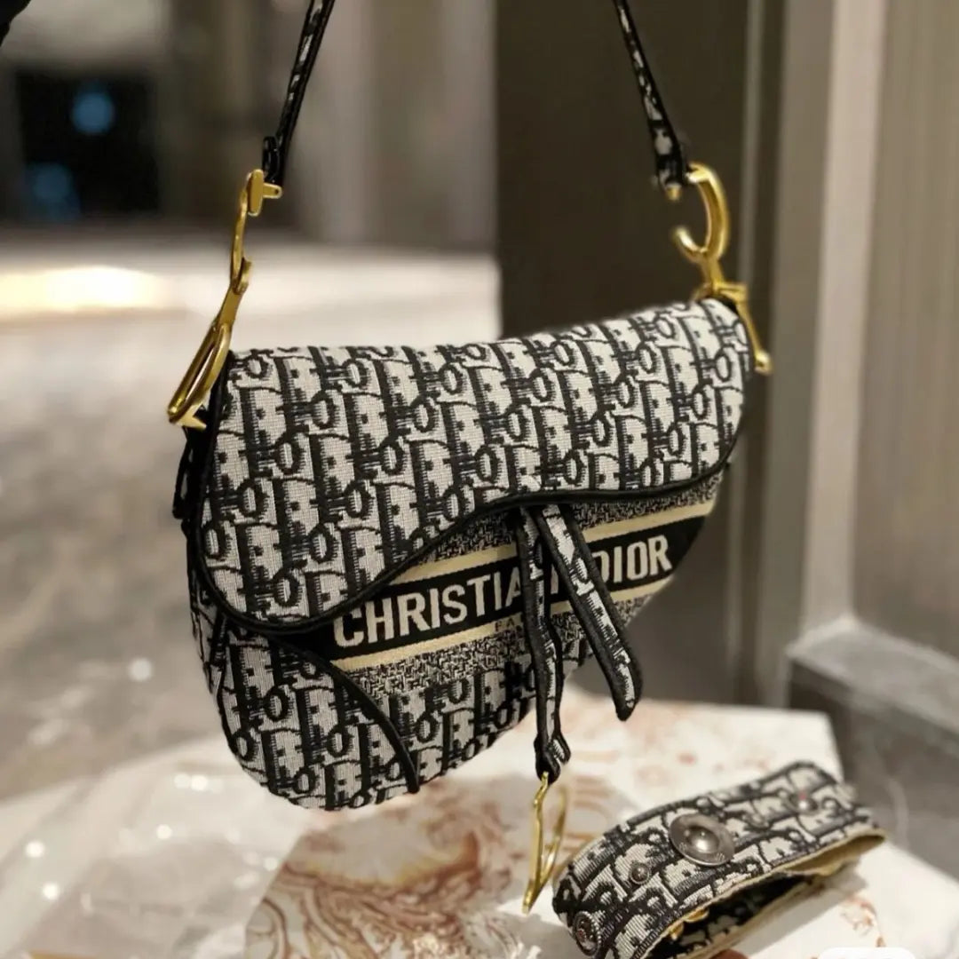 *Christian Dior*