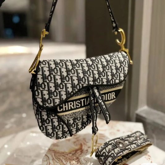 *Christian Dior*