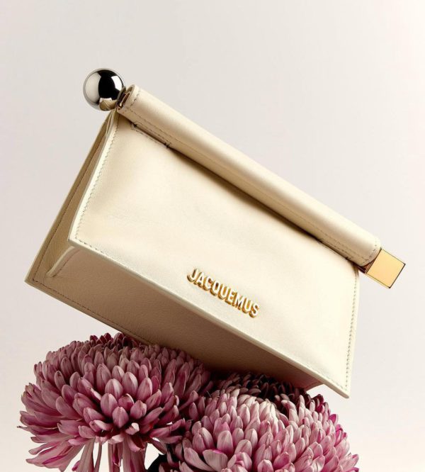 JACQUEMUS*
*The Rond Carrè Clutch* - Image 4